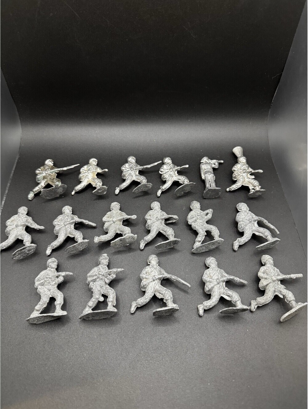 Lot Of 17 Vintage 1940 Metal Army Men - 2”
